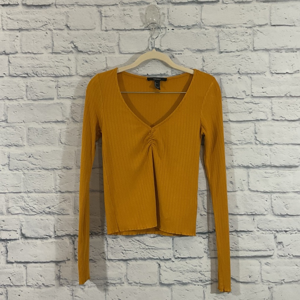 Forever 21 Women’s Ribbed Ruched Long Sleeve Top